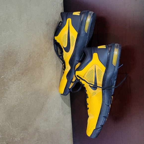 nike air trainer 1.2 mid